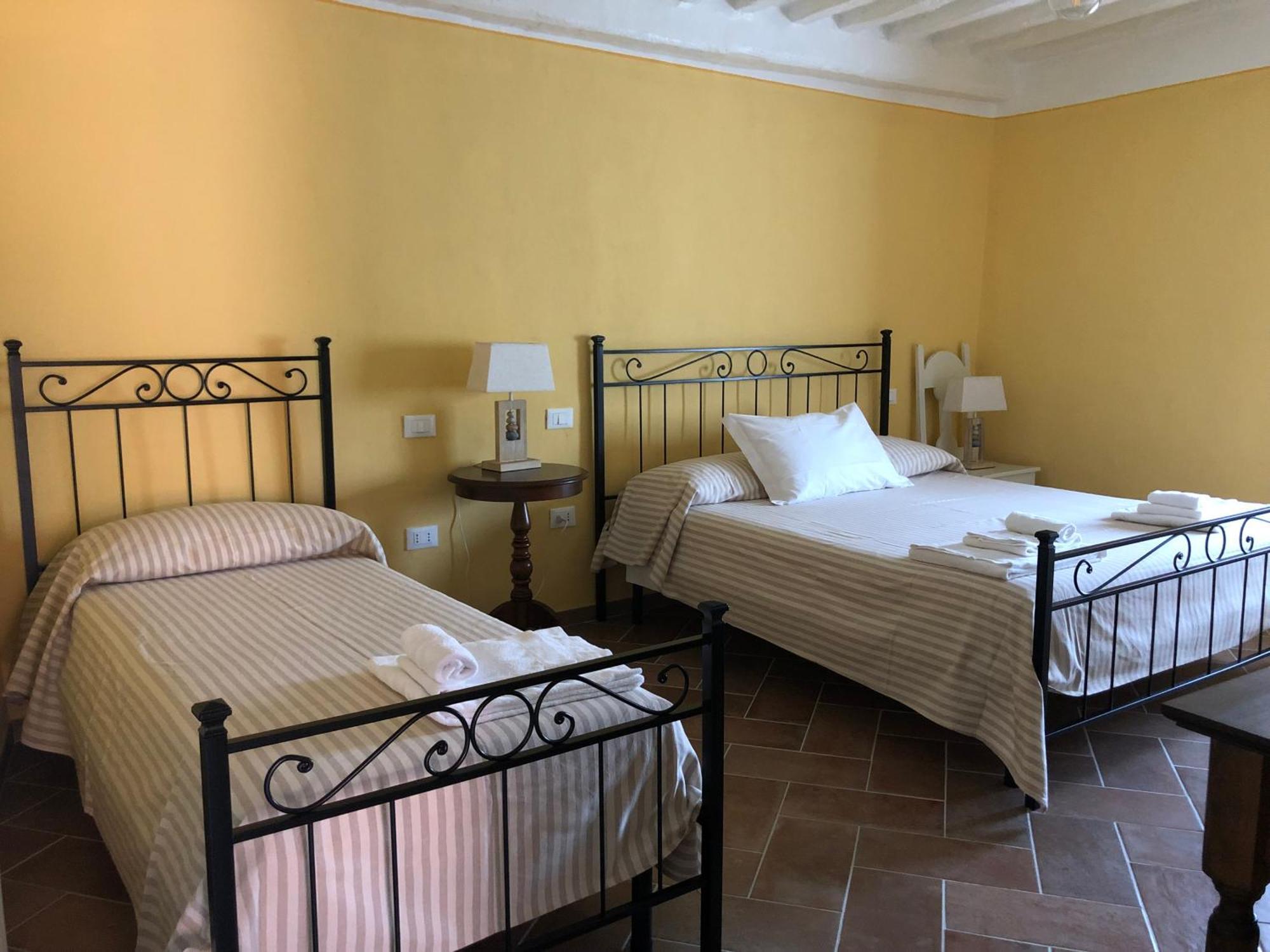 Le Dame Del Borgo Apartment Sassetta Bagian luar foto