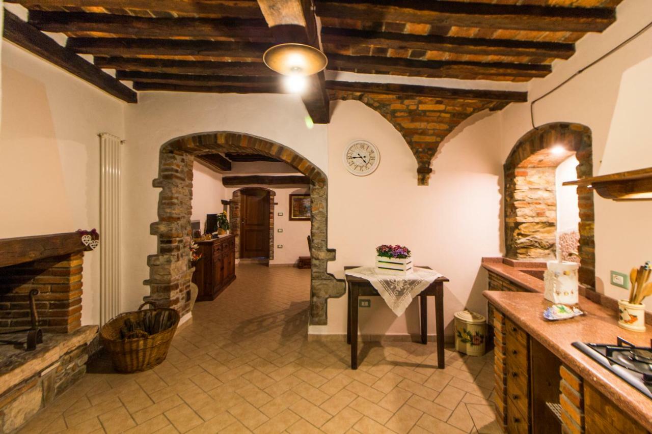 Le Dame Del Borgo Apartment Sassetta Bagian luar foto