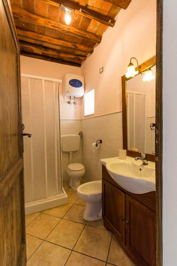 Le Dame Del Borgo Apartment Sassetta Bagian luar foto