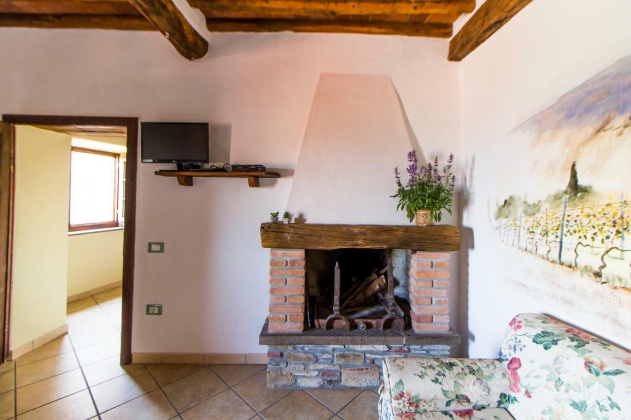 Le Dame Del Borgo Apartment Sassetta Bagian luar foto