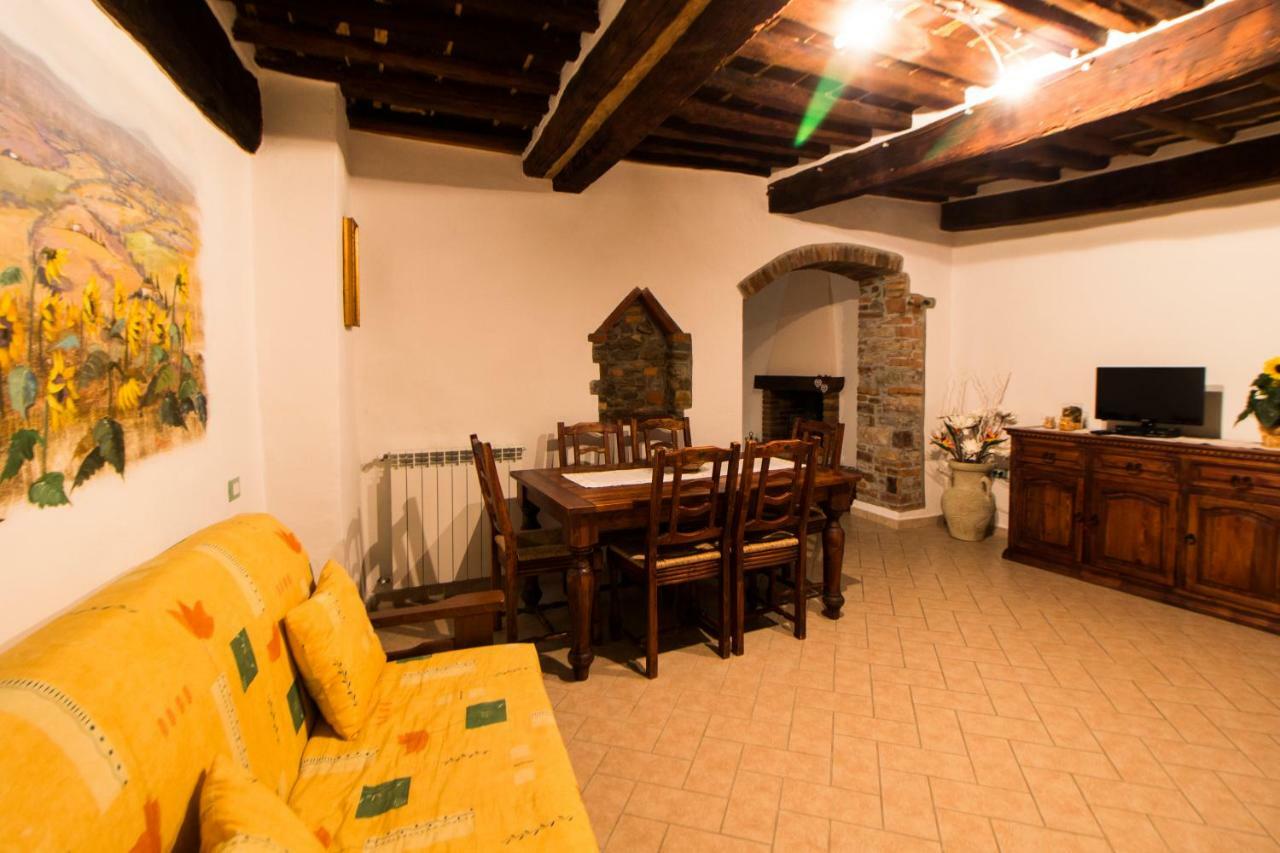 Le Dame Del Borgo Apartment Sassetta Bagian luar foto