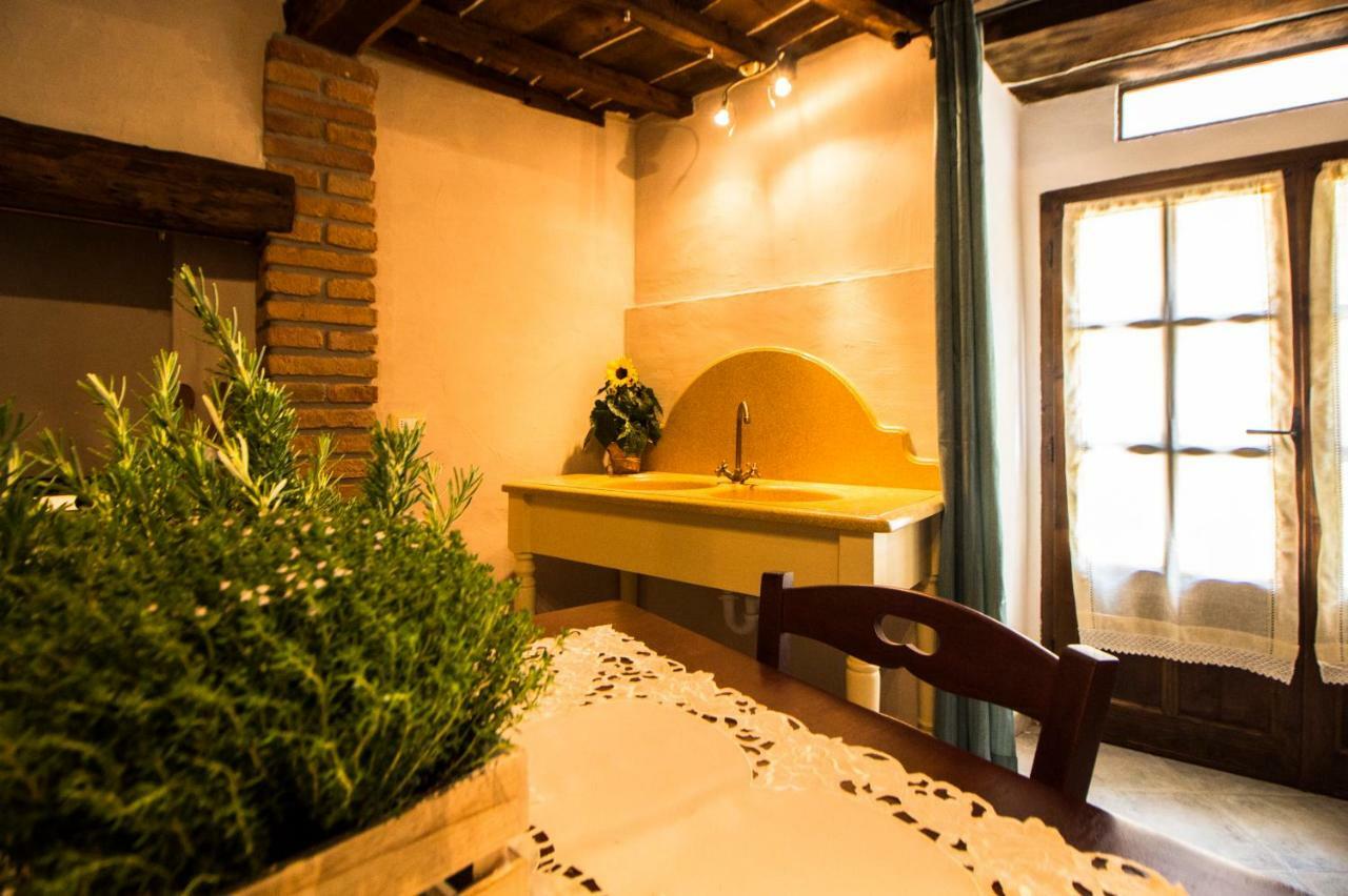 Le Dame Del Borgo Apartment Sassetta Bagian luar foto
