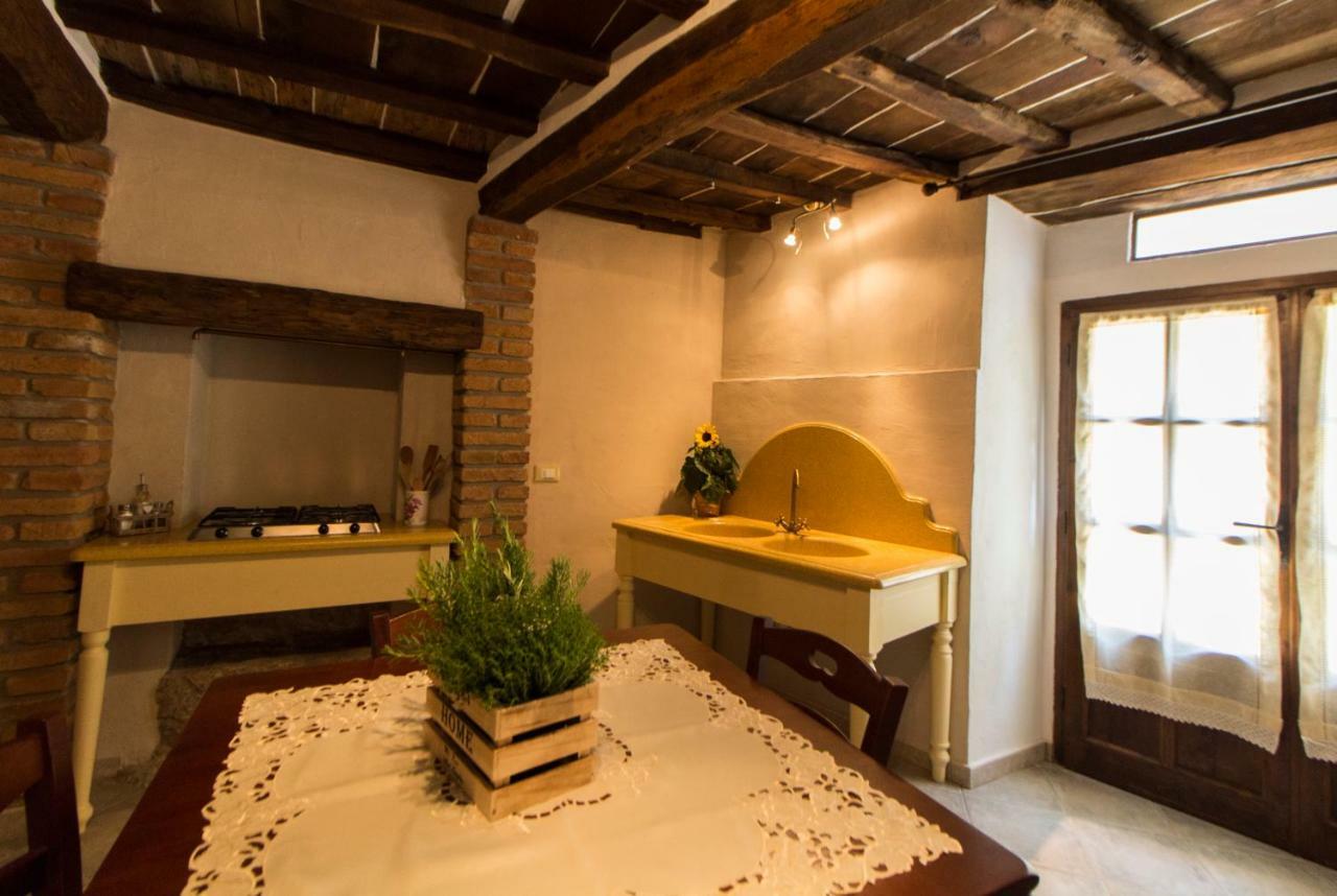 Le Dame Del Borgo Apartment Sassetta Bagian luar foto