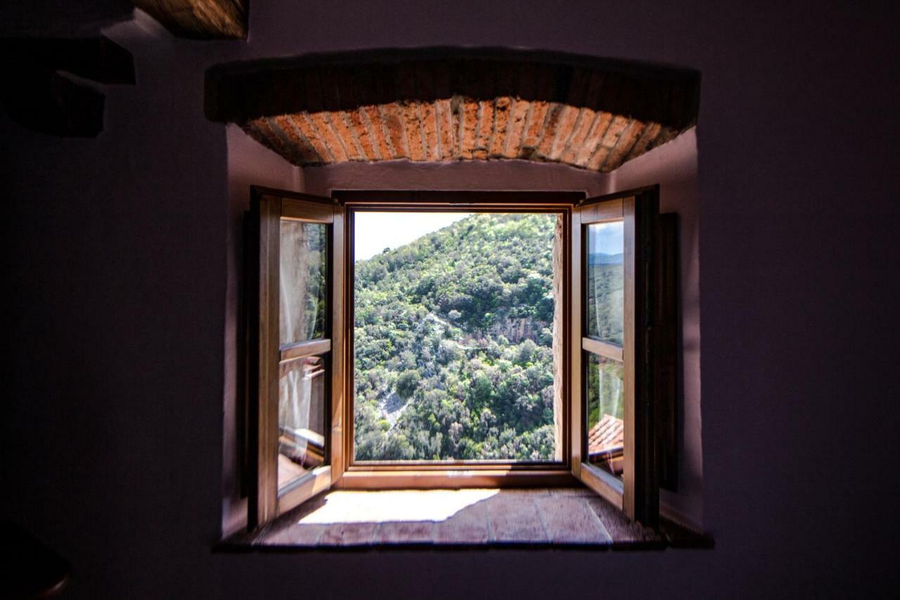Le Dame Del Borgo Apartment Sassetta Bagian luar foto