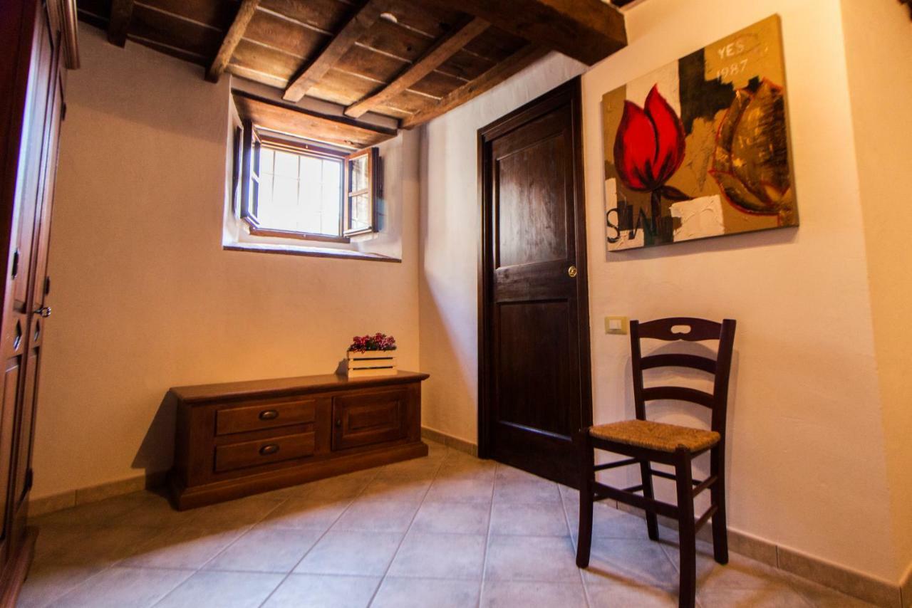 Le Dame Del Borgo Apartment Sassetta Bagian luar foto