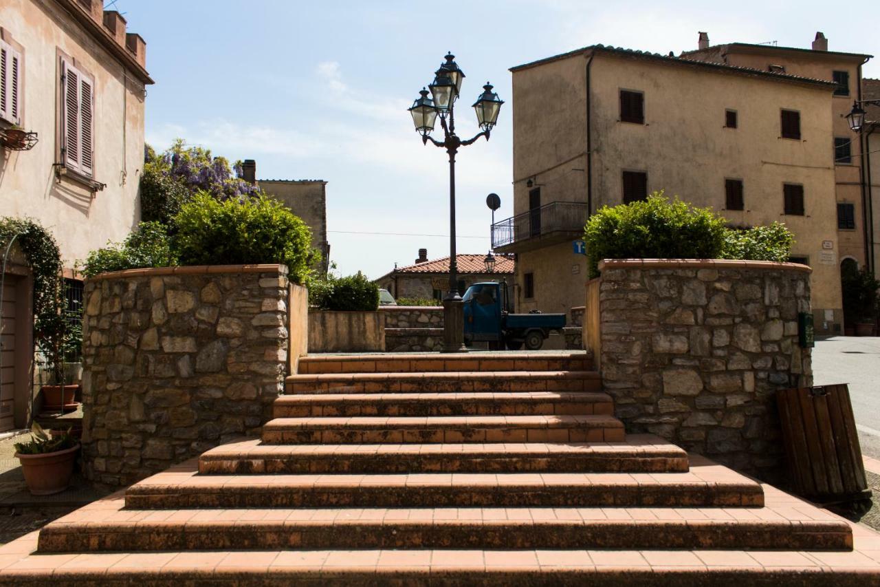 Le Dame Del Borgo Apartment Sassetta Bagian luar foto