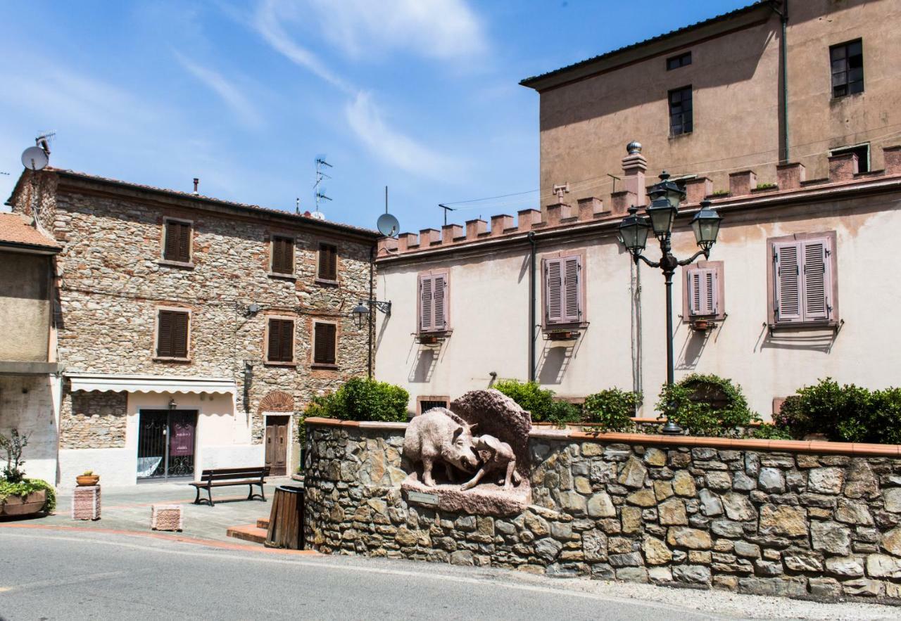 Le Dame Del Borgo Apartment Sassetta Bagian luar foto