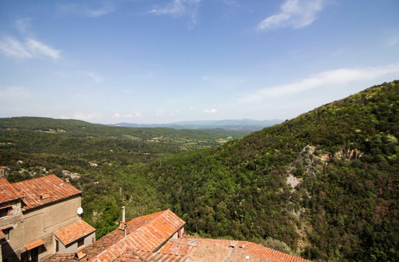 Le Dame Del Borgo Apartment Sassetta Bagian luar foto