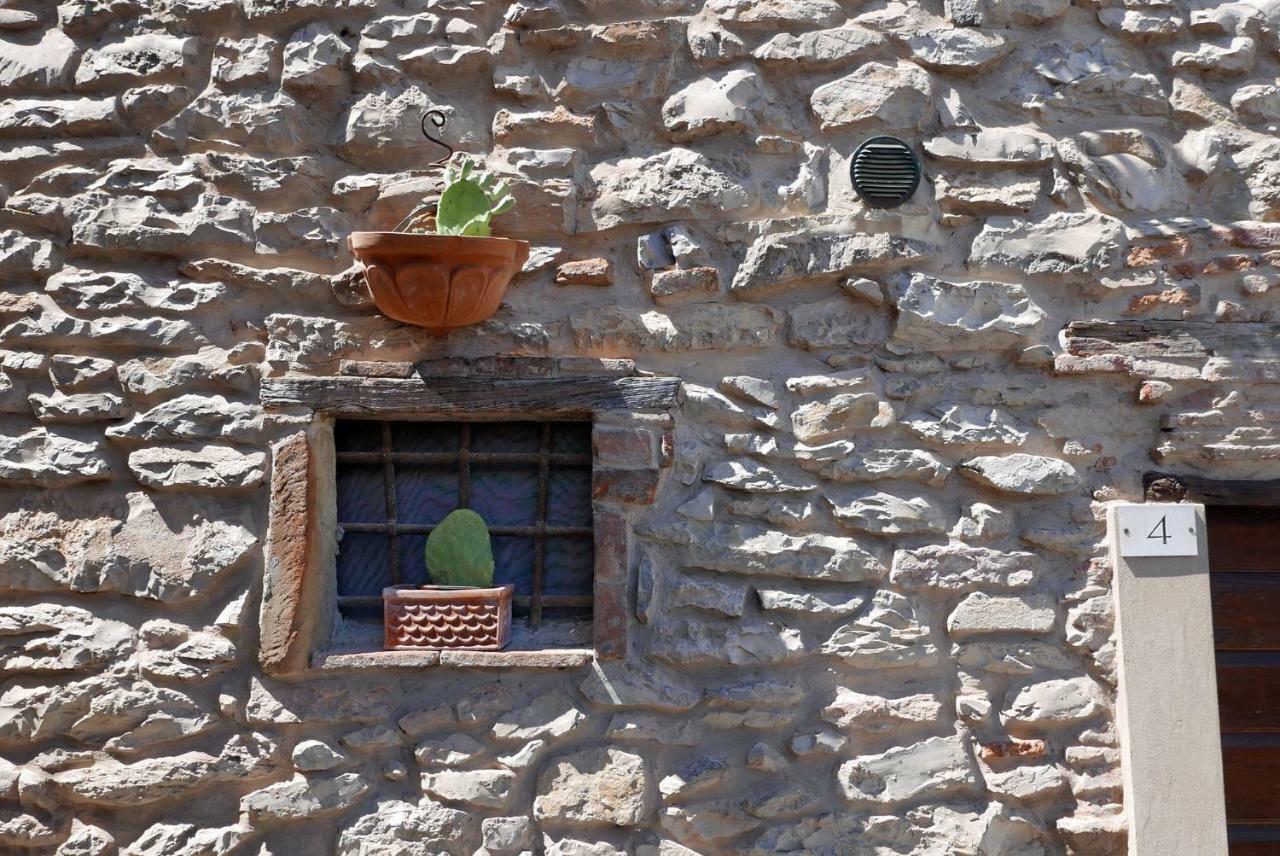 Le Dame Del Borgo Apartment Sassetta Bagian luar foto
