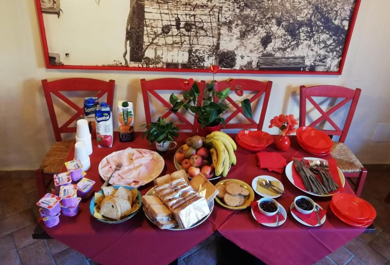 Le Dame Del Borgo Apartment Sassetta Bagian luar foto